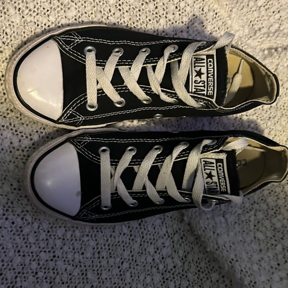 Final Clearance converse Chuck Taylor All Star Kids Classic Low Sneakers| 2.5 - Picture 1 of 2